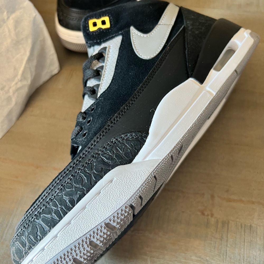 Air Jordan 3 Retro TH - Picture 6 of 9